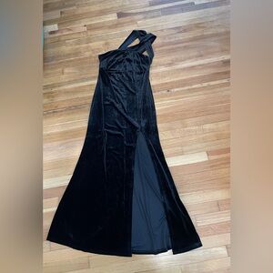 Black Velvet Maxi Dress With Cross Shoukder Straps